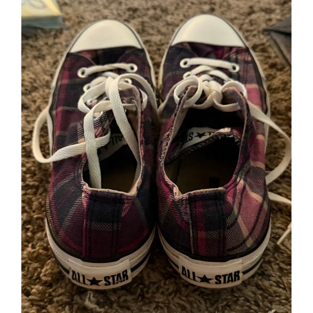 Converse Low-Top All Star Purple & Navy Plaid Sneakers 6 Men/8 Women